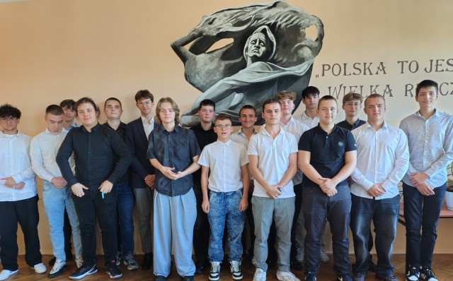 Za nami szkolne zmagania z XIV Ogólnopolskim Dyktandem Niepodległościowym „Po polsku o historii”!